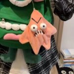 Grumpy Starfish plush keychain – pink, angry, rechargeable, dancing toy